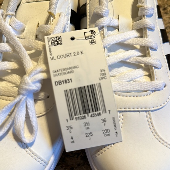 Brand new VL COURT ADIDAS 2.0 - Picture 2 of 6